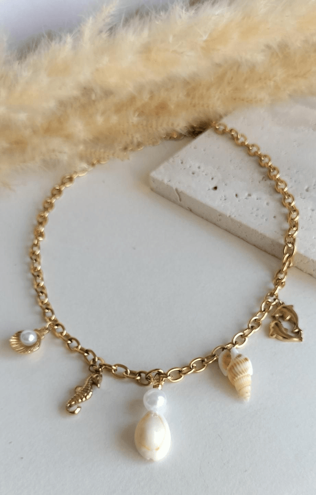 Collier à breloques marines